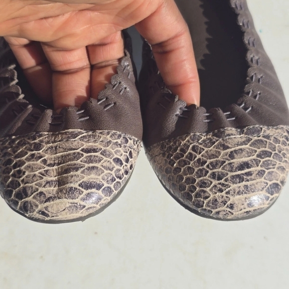 Tory Burch Chelsea Gray Leather Snakeskin Cap-Toe Ballet Flats 7M Women Shoes - Picture 10 of 12